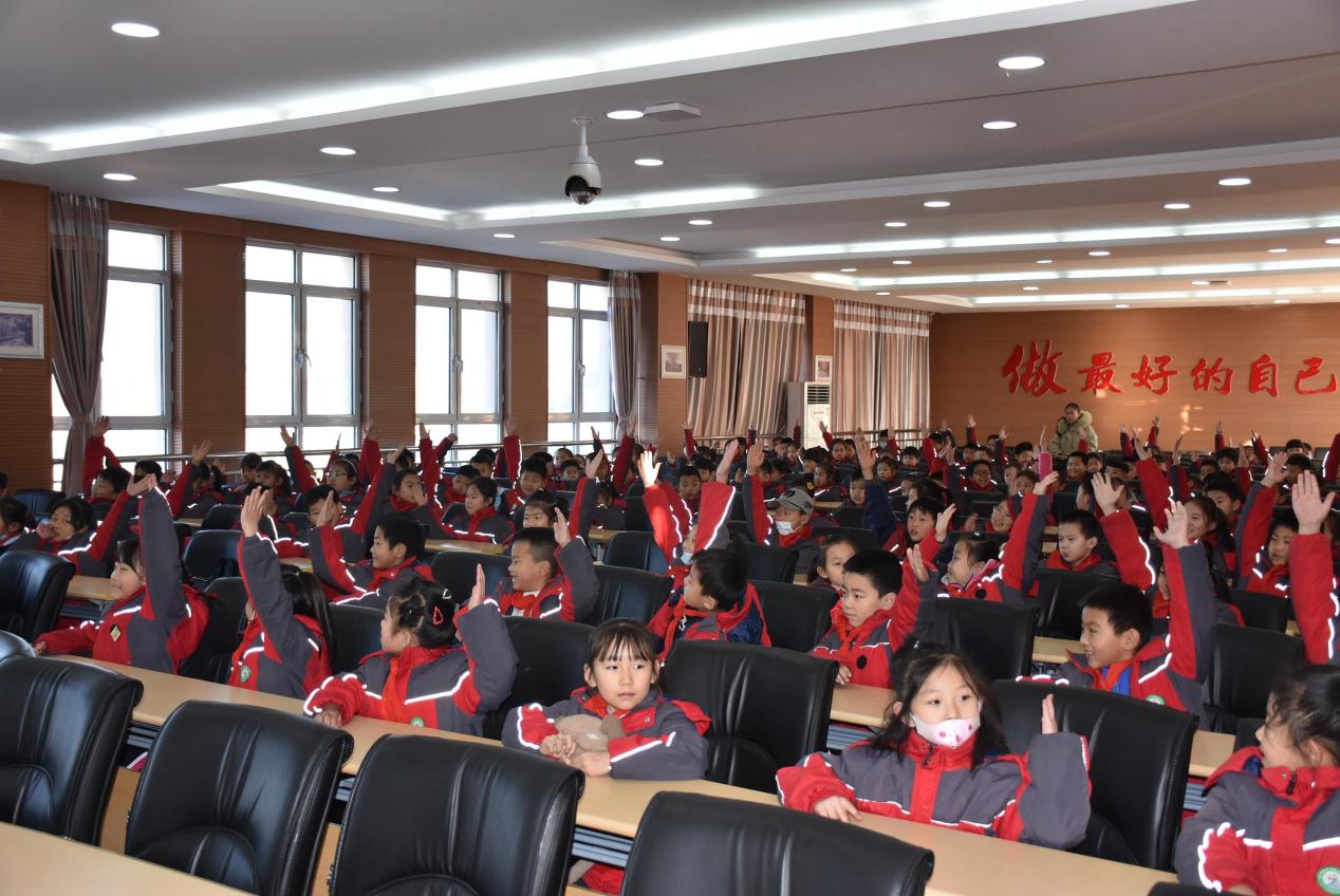 坚果集团热烈庆祝潍州湖小学坚果科学秀表演圆满完成